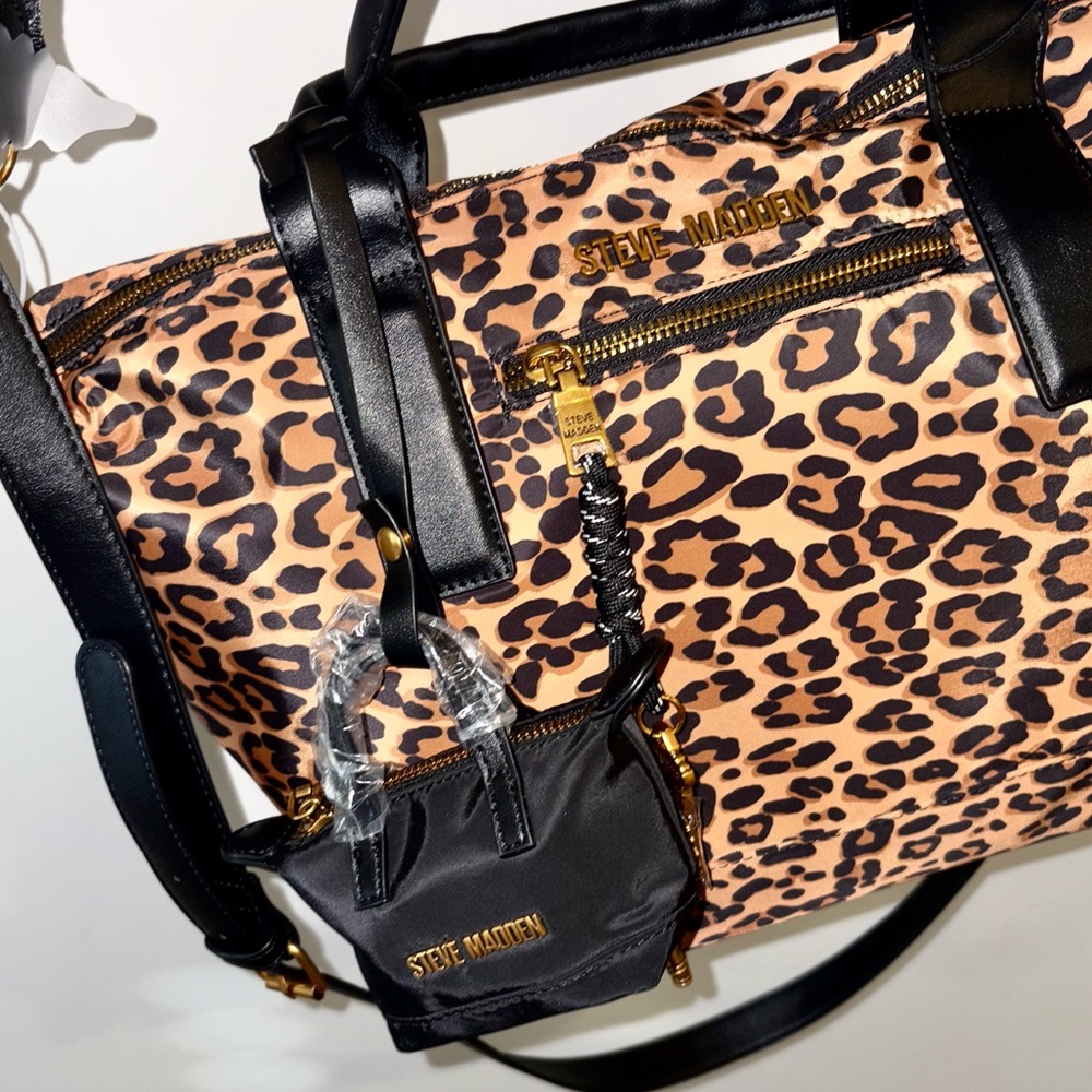 NWT Steve Madden Leopard Bspence crossbody bag with bag charm and multiple strap - Picture 6 of 6